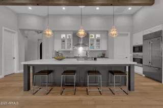 Photo #2: 6563763 Listing