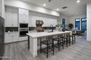 Photo #2: 6563967 Listing