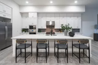 Photo #3: 6563967 Listing