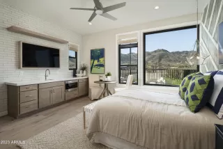 Photo #6: 6564075 Listing