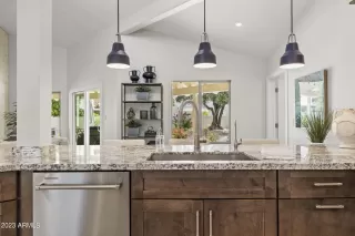 Photo #5: 6564852 Listing 