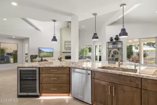 Photo #6: 6564852 Listing 