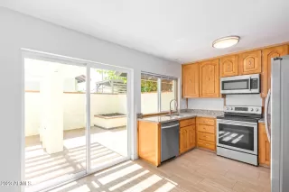 Photo #5: 6564890 Listing