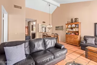 Photo #6: 6564990 Listing