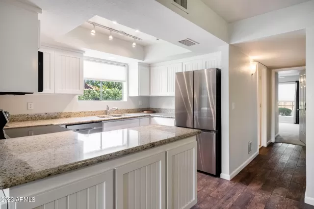 MLS: 6565583 Condo For Sale