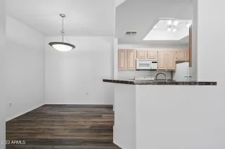 Photo #4: 6565864 Listing