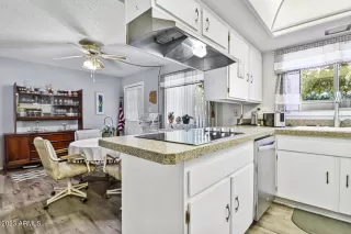 Photo #5: 6566299 Listing