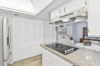 Photo #6: 6566299 Listing