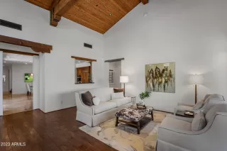 Photo #3: 6566791 Listing