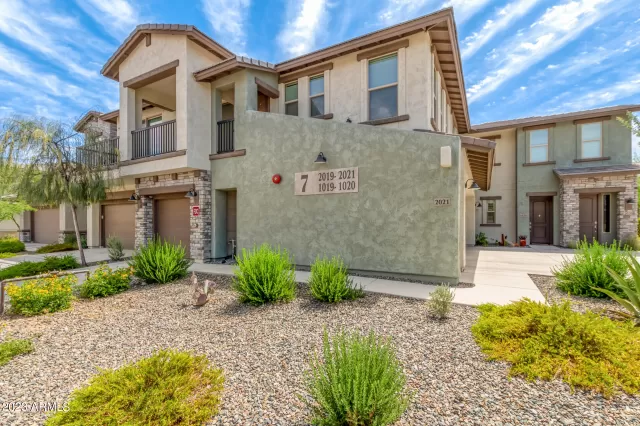 MLS: 6567238 Condo For Sale