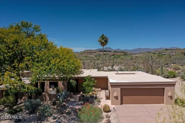 MLS: 6567815 Condo For Sale