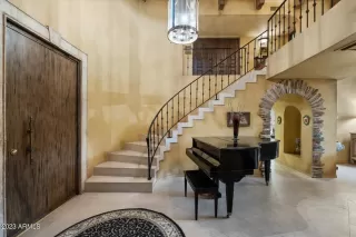 Photo #5: 6568408 Listing