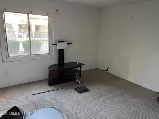 Photo #5: 6568520 Listing