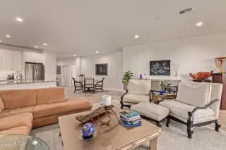 Photo #5: 6569385 Listing