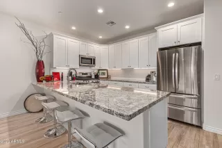 Photo #6: 6569385 Listing