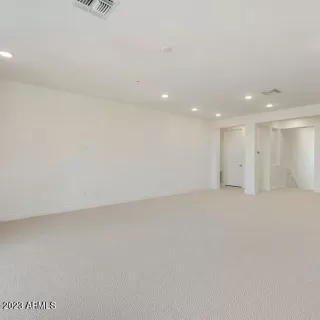 Photo #5: 6569731 Listing