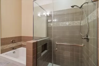 Photo #6: 6570011 Listing