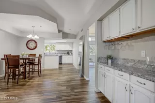 Photo #4: 6570160 Listing