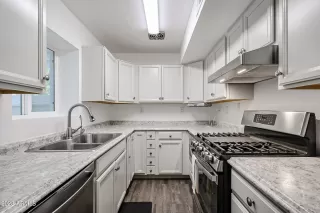 Photo #5: 6570334 Listing