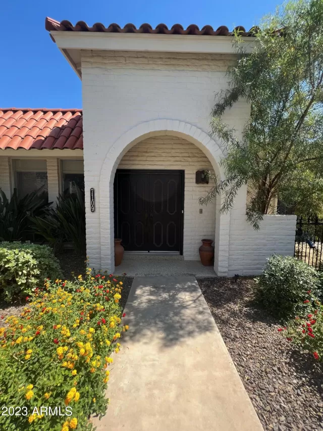 MLS: 6570635 Condo For Sale