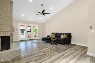 Photo #5: 6570702 Listing