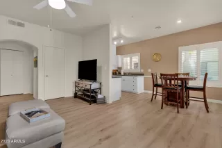 Photo #6: 6570978 Listing 