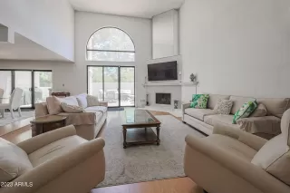 Photo #3: 6571774 Listing