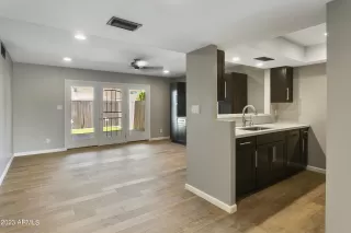 Photo #4: 6571915 Listing