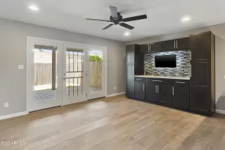 Photo #5: 6571915 Listing