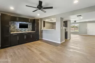 Photo #6: 6571915 Listing