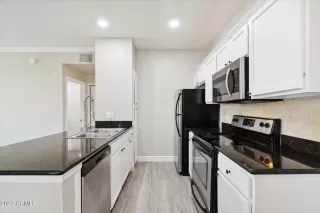 Photo #5: 6572083 Listing