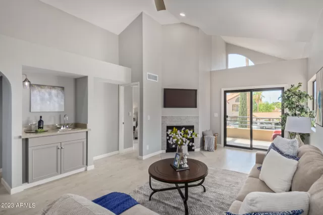 MLS: 6572200 Condo For Sale