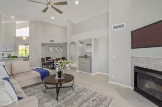 Photo #5: 6572200 Listing