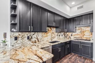 Photo #4: 6572336 Listing