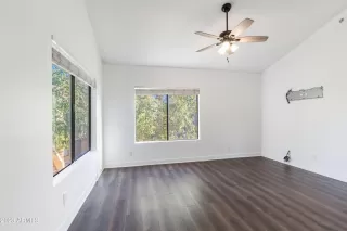 Photo #2: 6572386 Listing