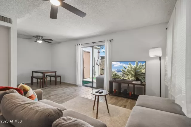 MLS: 6572463 Condo For Sale