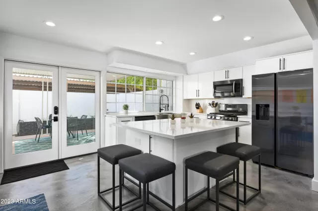 MLS: 6572888 Condo For Sale