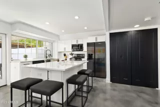 Photo #3: 6572888 Listing 