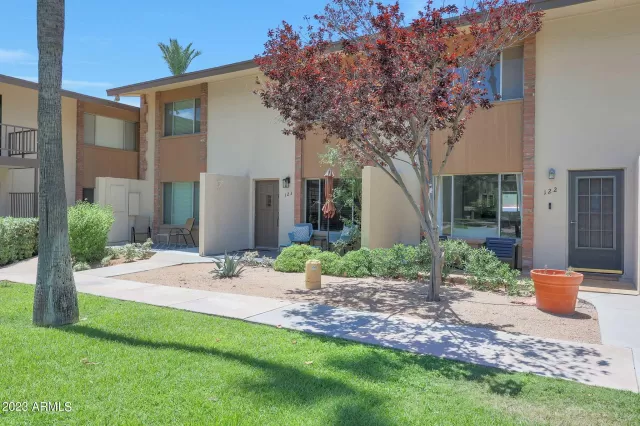 MLS: 6573002 Condo For Sale