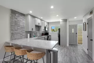 Photo #2: 6573002 Listing 