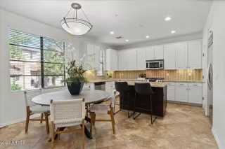 Photo #2: 6573620 Listing