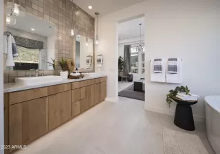 Photo #4: 6573697 Listing