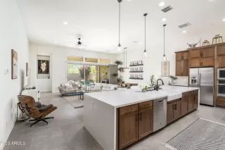 Photo #3: 6573875 Listing