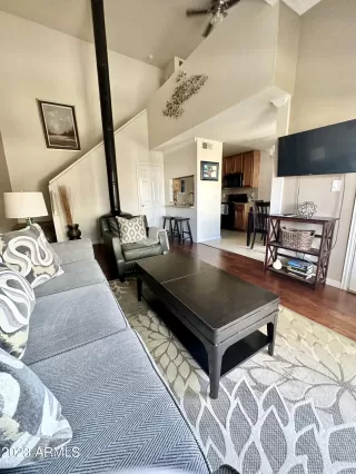 Photo #2: 6573978 Listing