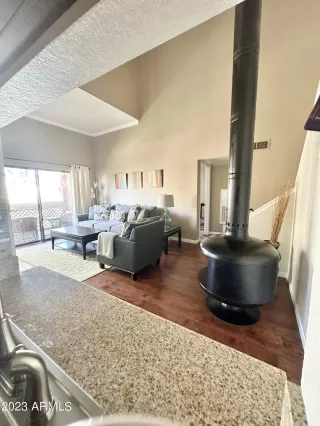 Photo #5: 6573978 Listing