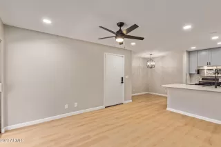 Photo #6: 6574356 Listing