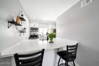 Photo #6: 6574824 Listing