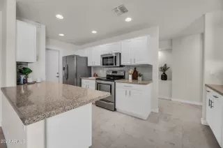 Photo #5: 6575272 Listing 