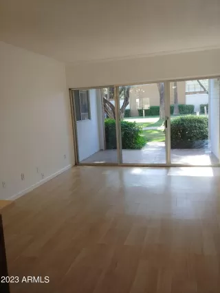Photo #6: 6575607 Listing