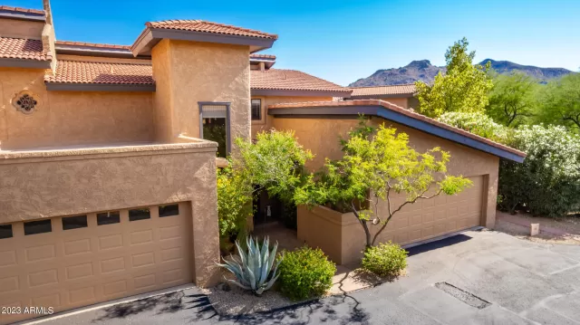 MLS: 6575749 Condo For Sale